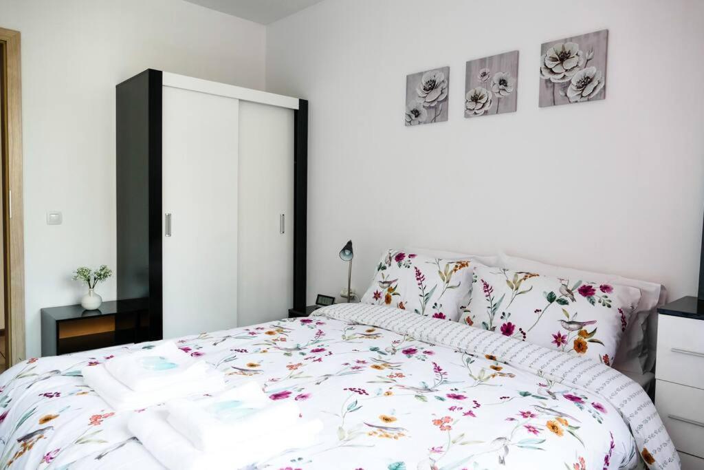 Modern & Bright 1Bd Apartment Near Main Square Φιλιππούπολη Εξωτερικό φωτογραφία